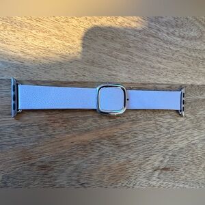 Lavender Leather Apple Watch Band
Modern Buckle